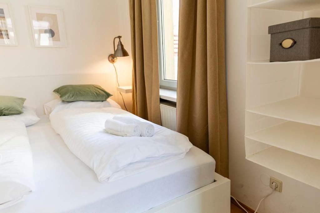 Savoir-Vivre In Unserer Zentralen Balkonwohnung Vienna Luaran gambar
