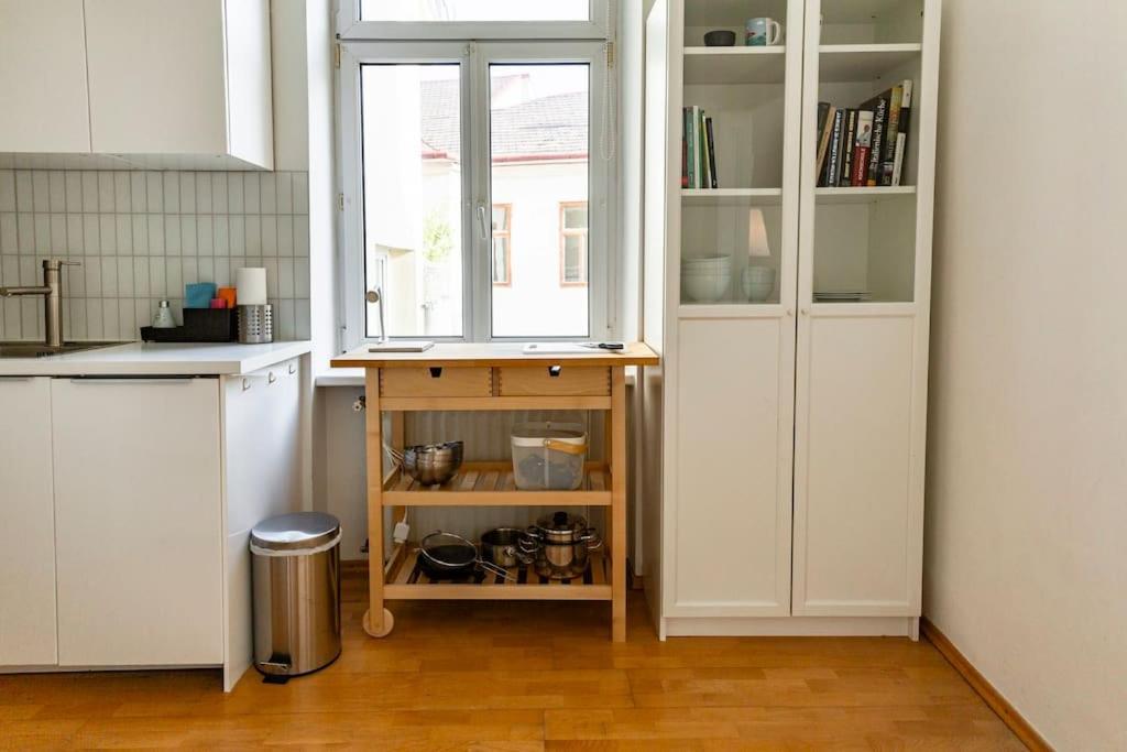 Savoir-Vivre In Unserer Zentralen Balkonwohnung Vienna Luaran gambar