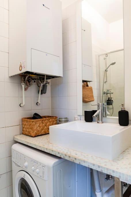 Savoir-Vivre In Unserer Zentralen Balkonwohnung Vienna Luaran gambar