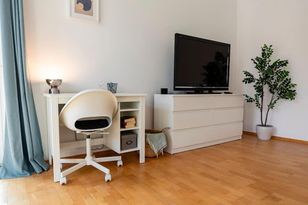 Savoir-Vivre In Unserer Zentralen Balkonwohnung Vienna Luaran gambar